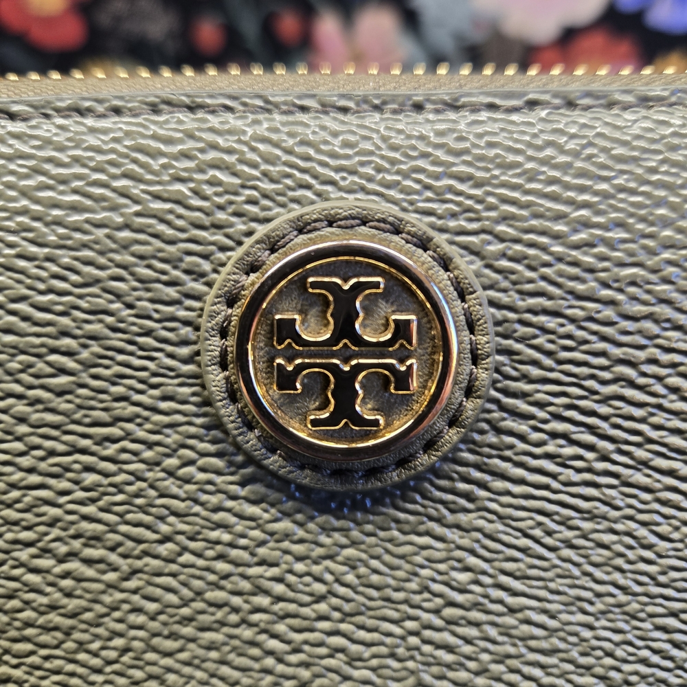 TORY BURCH Continental Full Zip Robinson Leather Wallet Olive Green - Picture 2 of 13